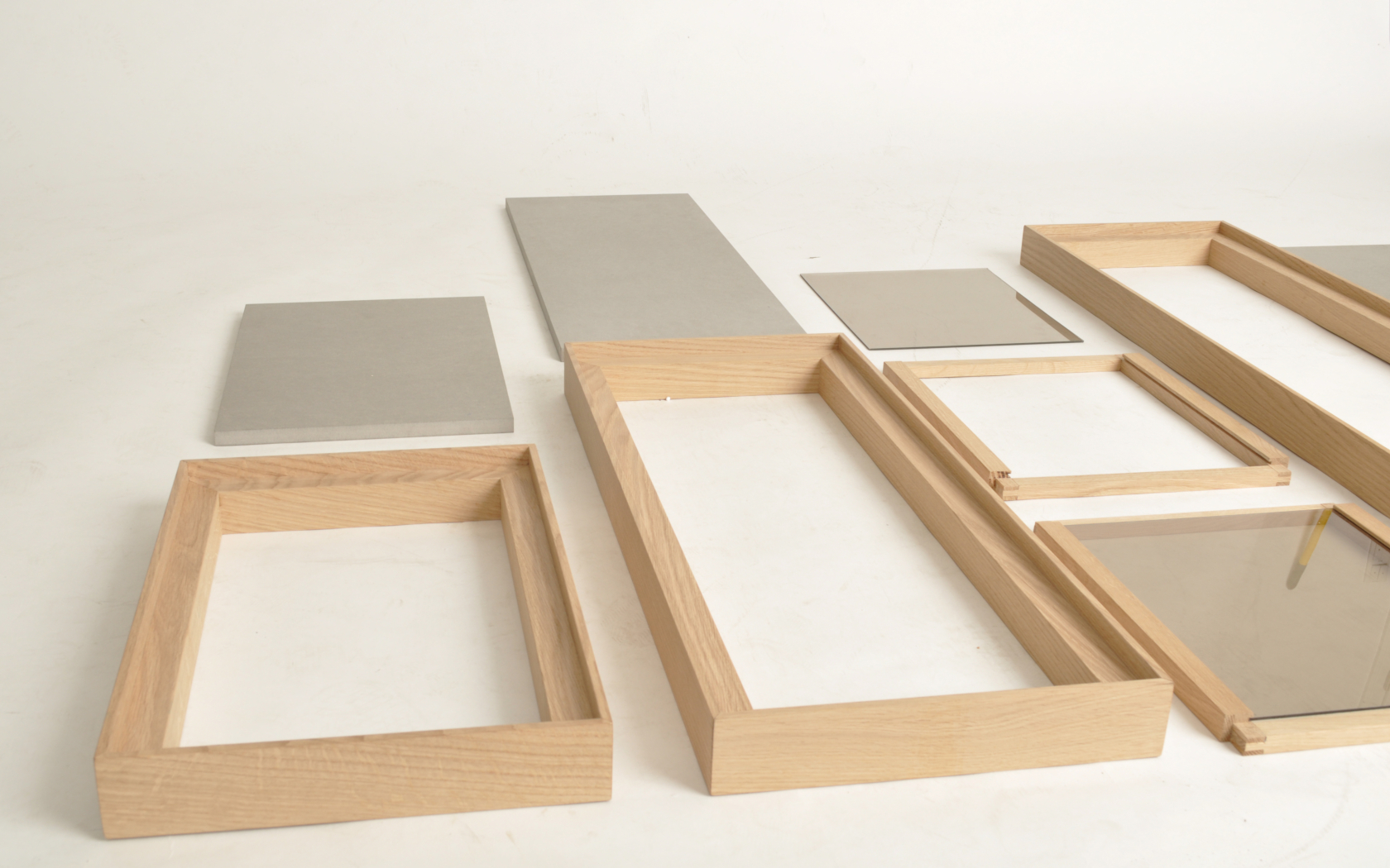 modular shelf for public and private spaces, no tools required 